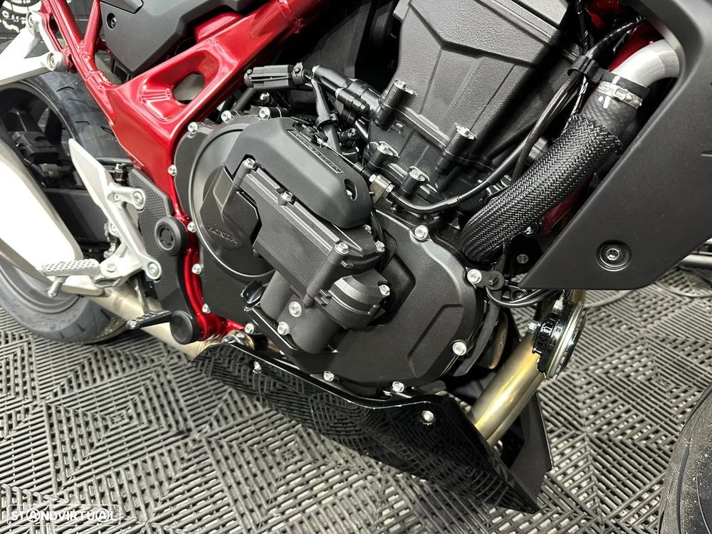 Honda CB 750 HORNET E-CLUTCH 2026 - 5