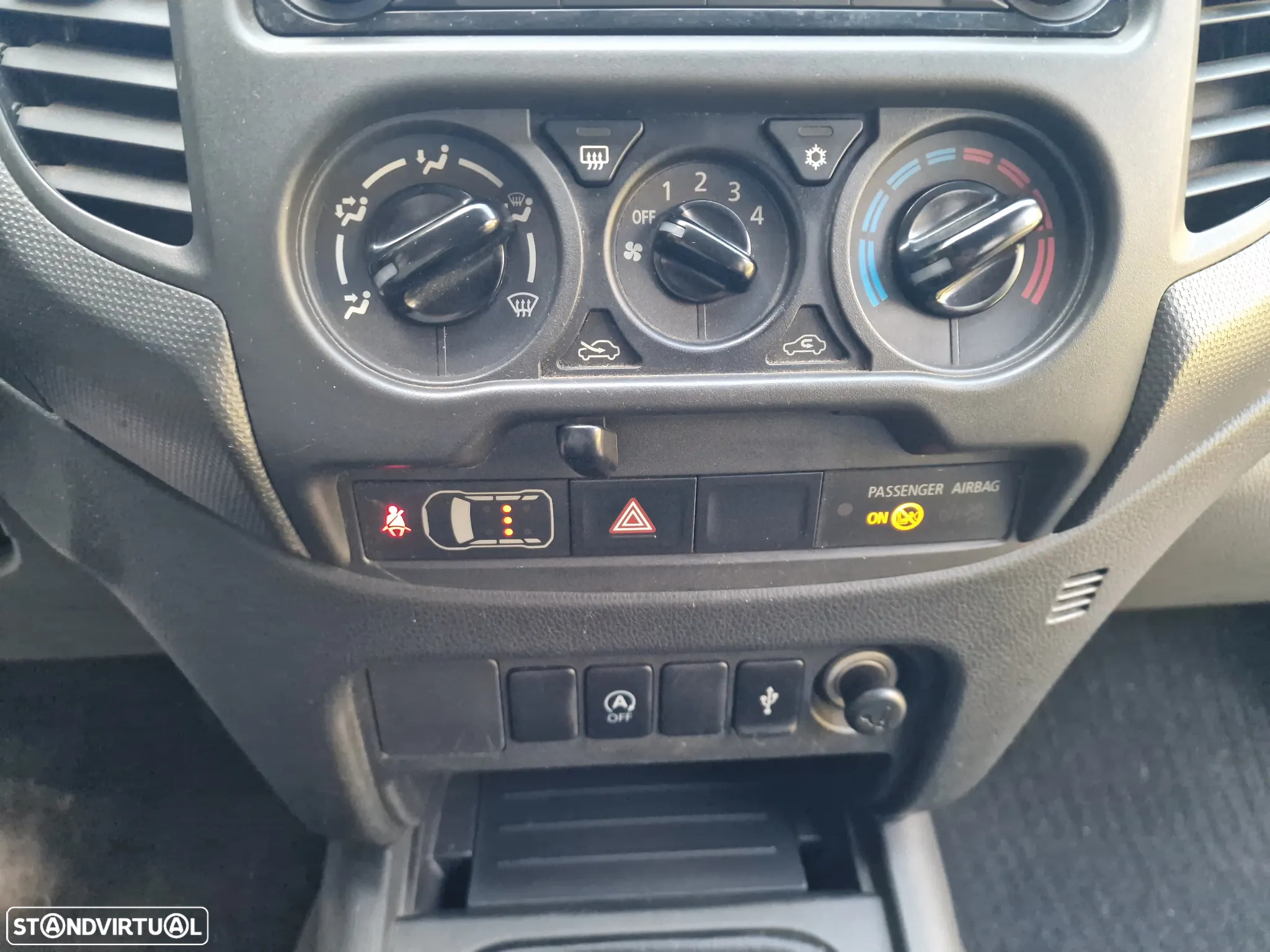 Mitsubishi L200 - 55