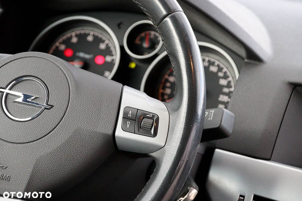 Opel Astra 1.6 ECOFLEX Start/Stop Innovation - 33