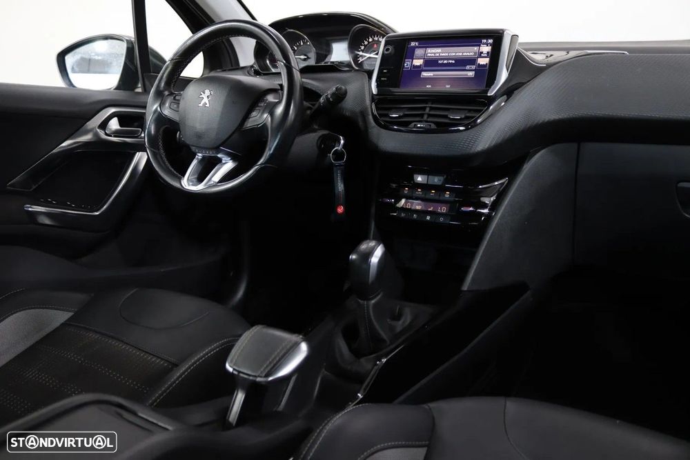 Peugeot 2008 1.2 PureTech Allure - 6
