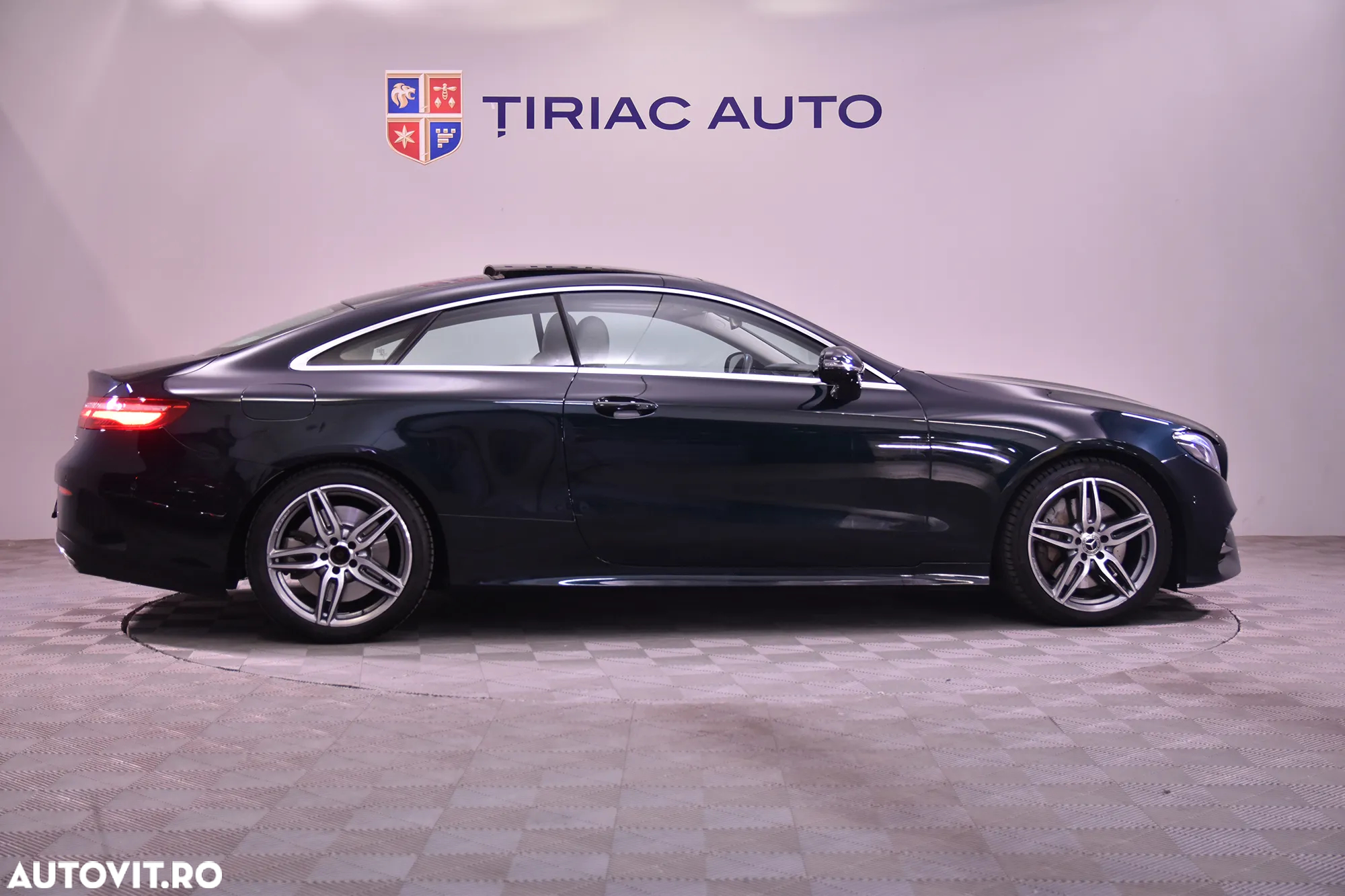Mercedes-Benz E 400 Coupe 4MATIC Aut. - 6