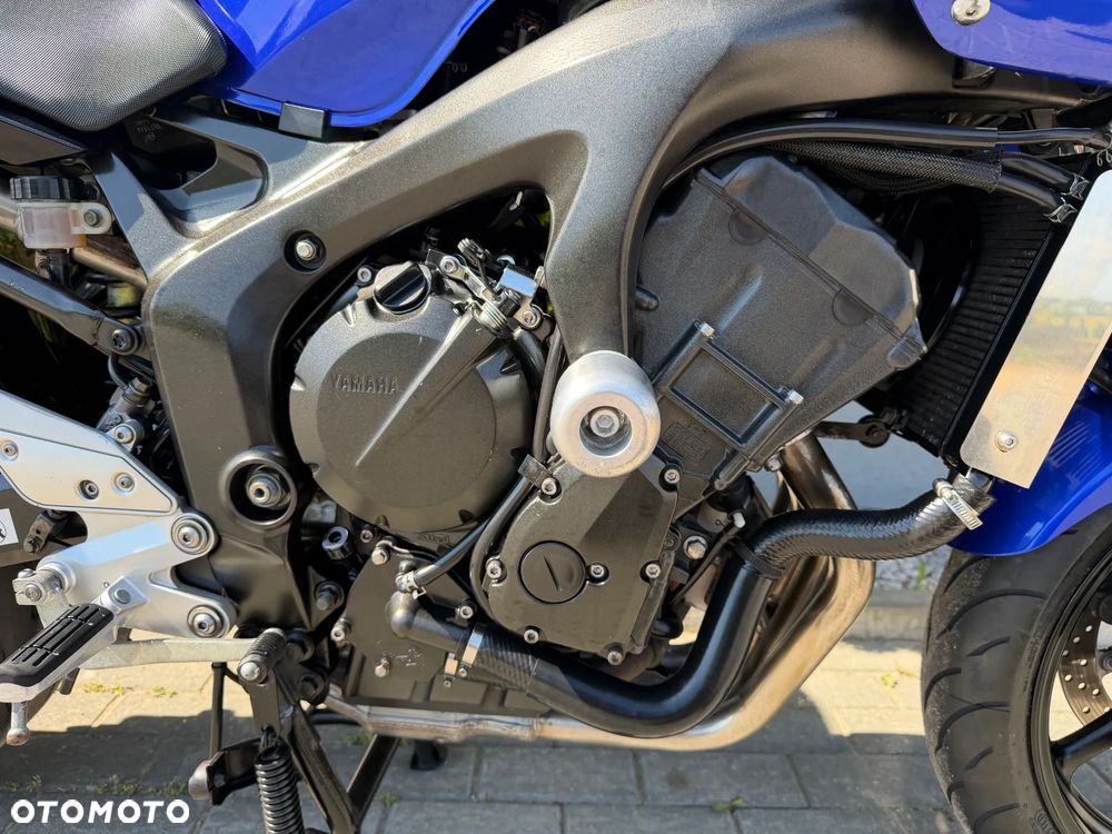 Yamaha FZ - 28