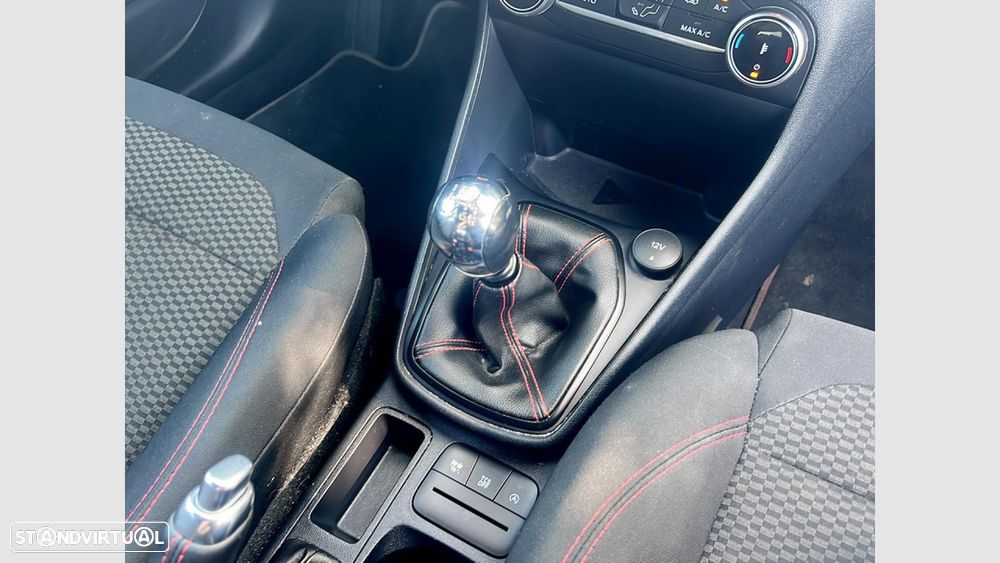 Ford Fiesta 1.0 EcoBoost MHEV ST-Line - 23