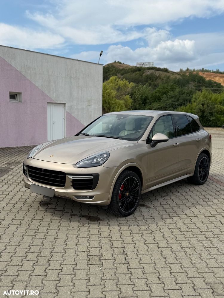Porsche Cayenne - 1