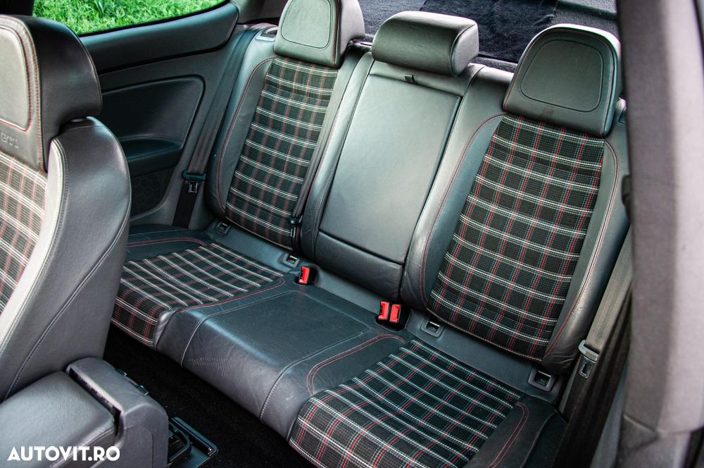 Volkswagen Golf - 9