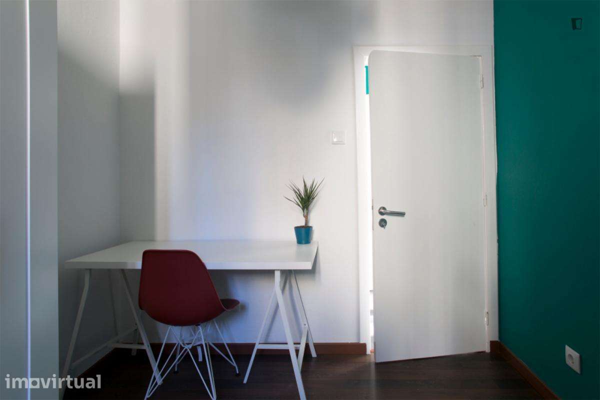 Quarto - localizado em Alcântara Lisbon - Grande imagem: 4/11