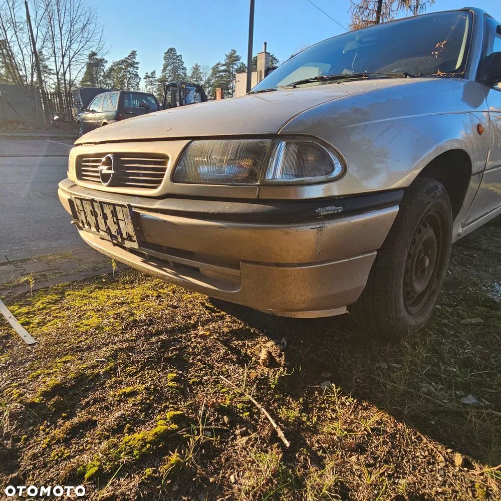 Opel Astra Classic F 1,4 B  (Z489) pojazd na części: maska, zderzak, drzwi, szyby, lusterka, chłodnica - 14