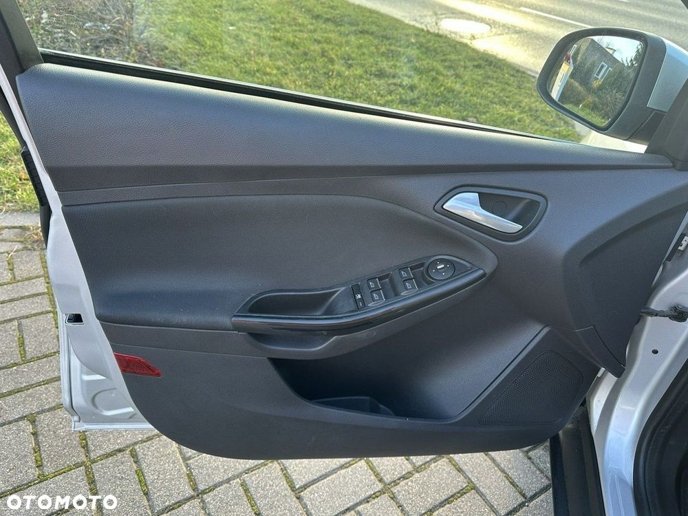 Ford Focus 1.0 EcoBoost Start-Stopp-System Champions Edition - 11