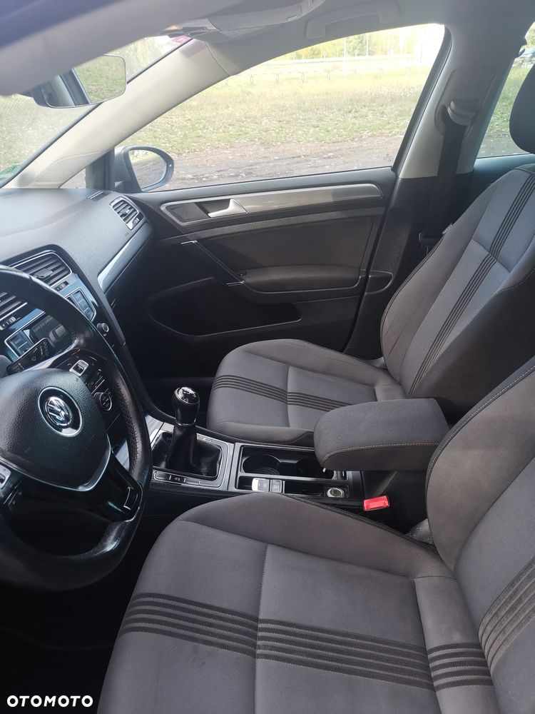 Volkswagen Golf - 21