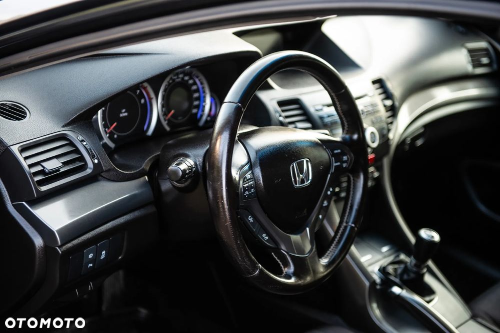 Honda Accord 2.0 Executive - 21