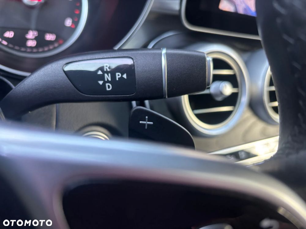 Mercedes-Benz GLC 220 d 4Matic 9G-TRONIC Exclusive - 32