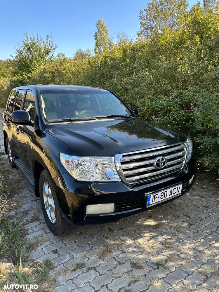 Toyota Land Cruiser - 1