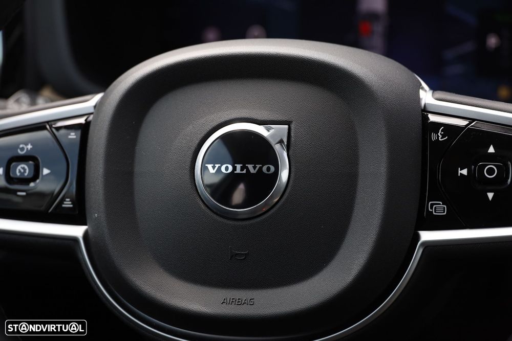 Volvo XC 60 2.0 T6 PHEV Plus Dark AWD - 35