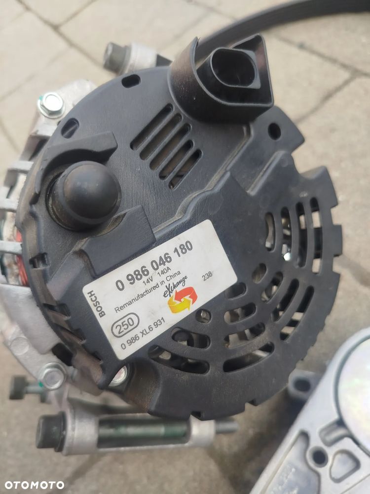AUDI A4 B6 B7 18.T alternator BOSCH nowy - 3