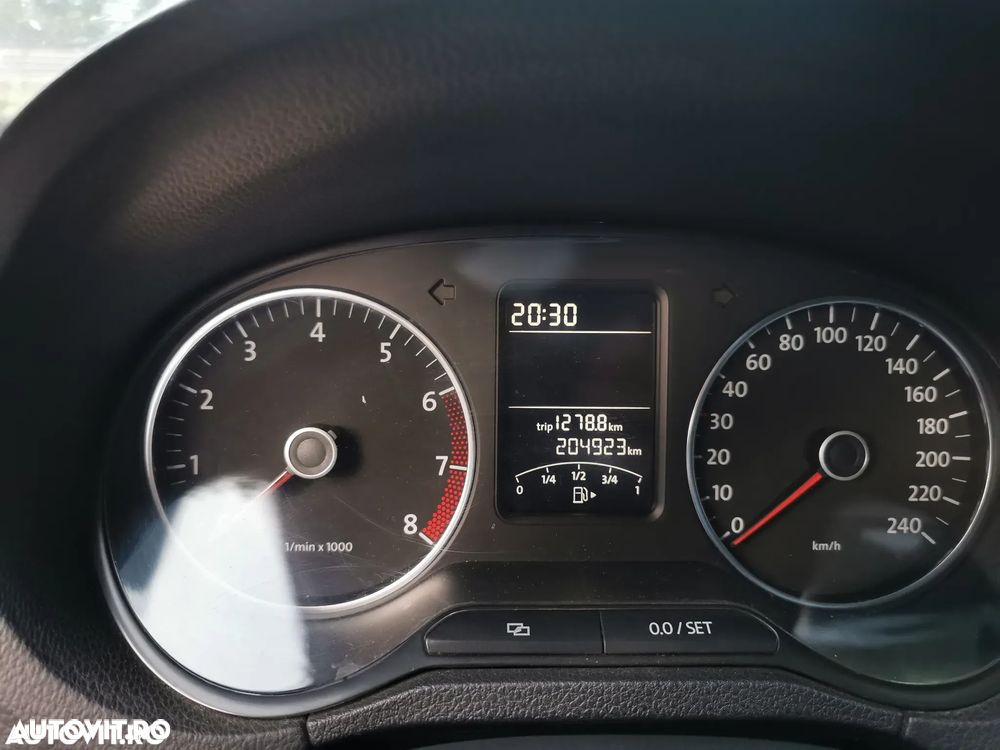 Volkswagen Polo - 12