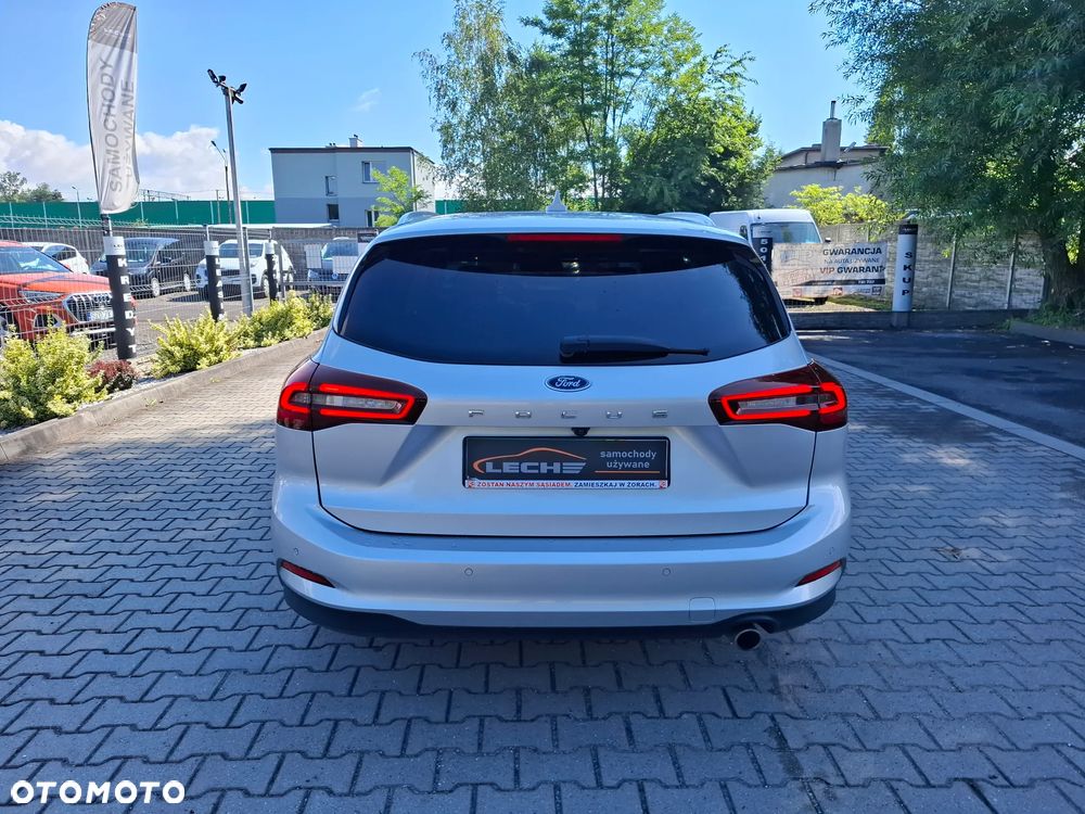 Ford Focus SW - 11