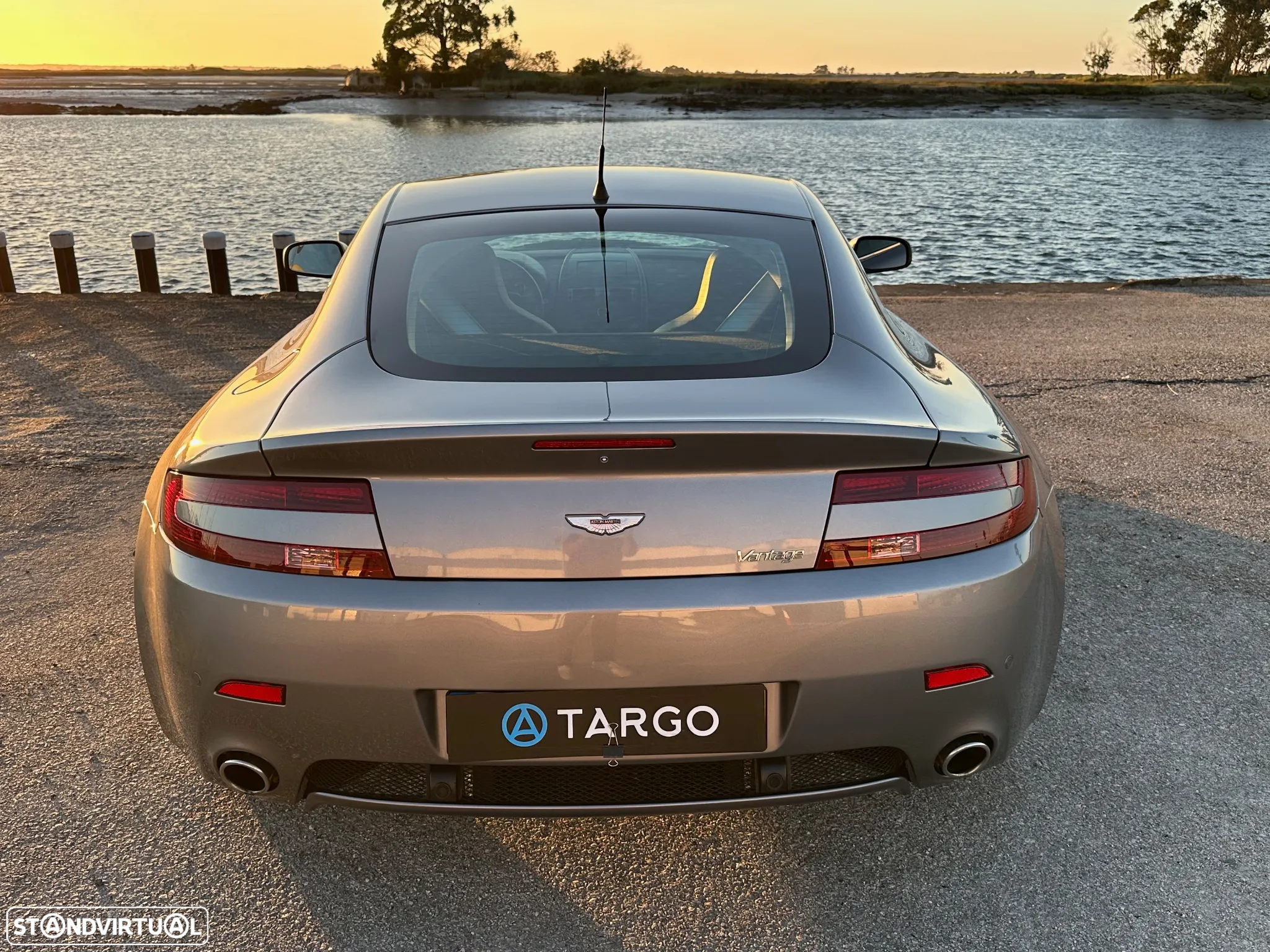 Aston Martin Vantage Coupe V8 - 11