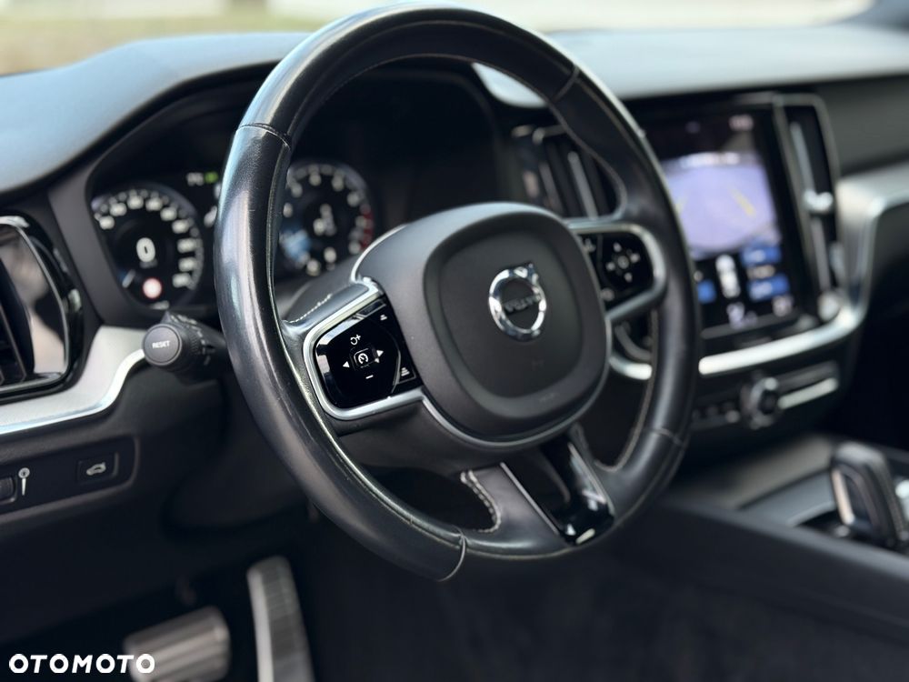 Volvo S60 T4 R-Design - 6