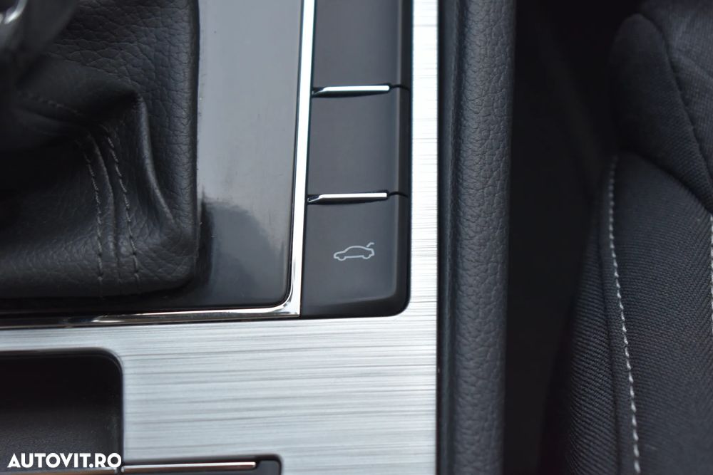 Skoda Superb 2.0 TDI DSG Ambition - 28