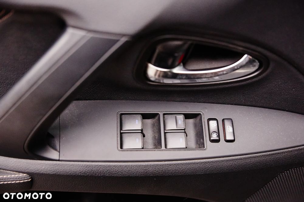 Toyota Avensis 2.0 D-4D Prestige - 23