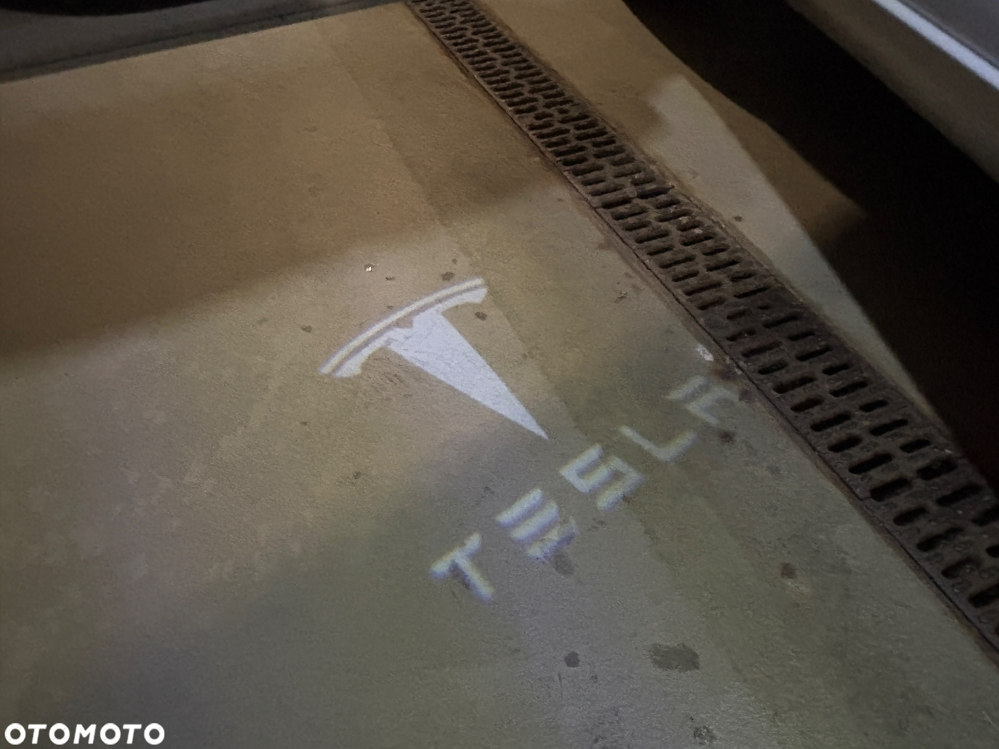 Tesla Model 3 Langstreckenbatterie Allradantrieb Dual Motor - 35