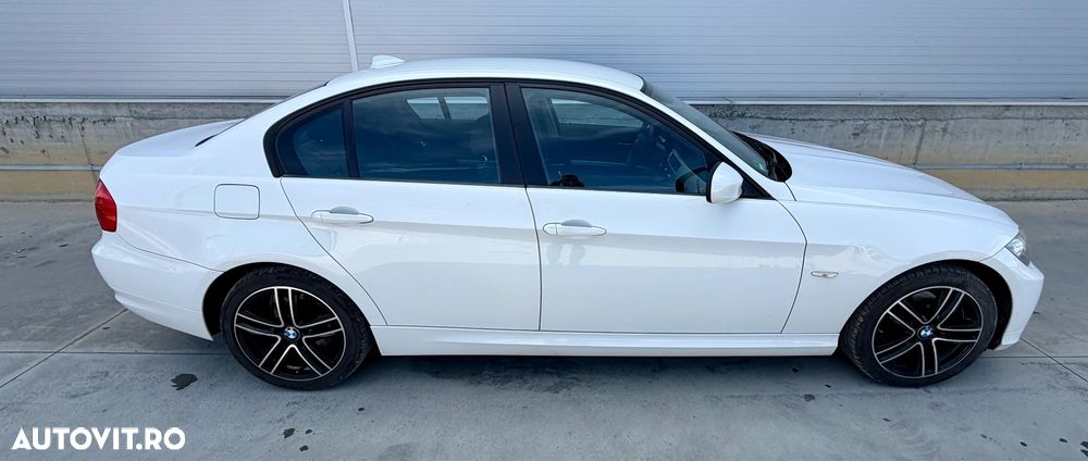 BMW Seria 3 320d DPF Edition Exclusive - 18