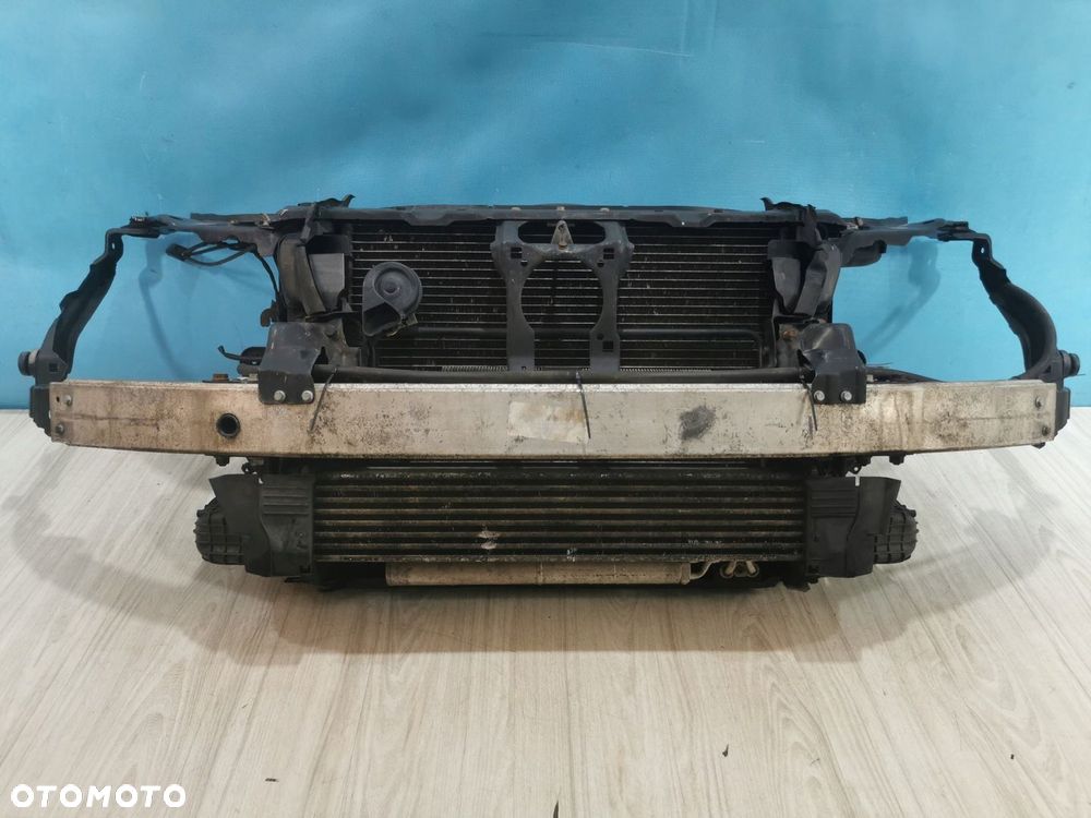 Mercedes E-Klasa W211 02/06 pas wzmocnienie chłodnice 3.0 Diesel - 1