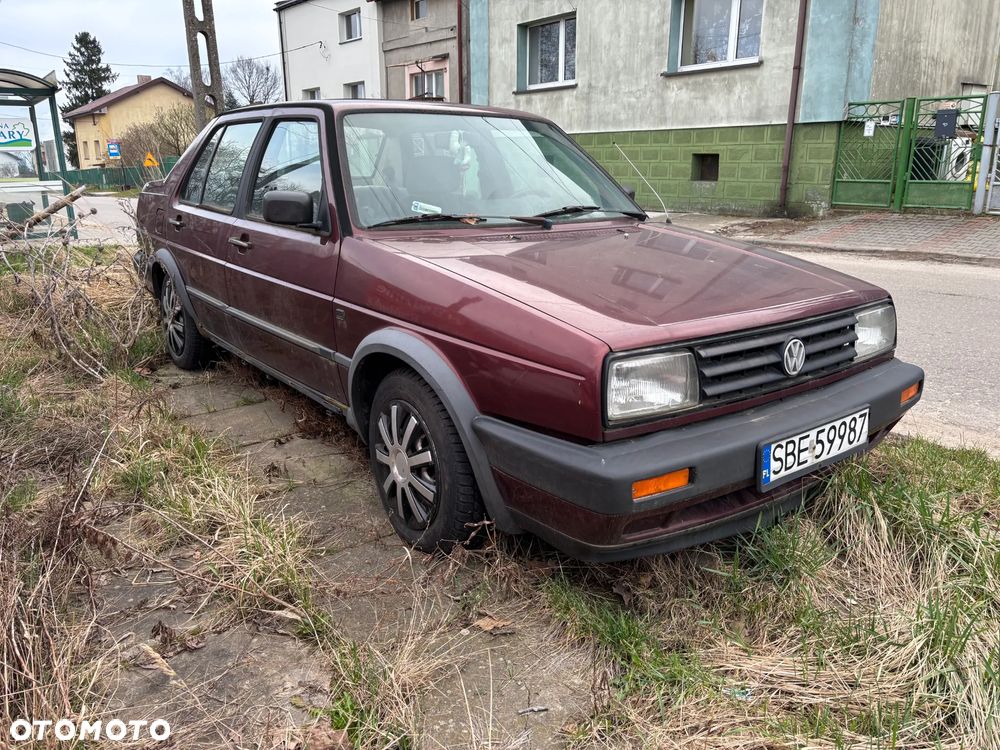 Volkswagen Jetta - 2
