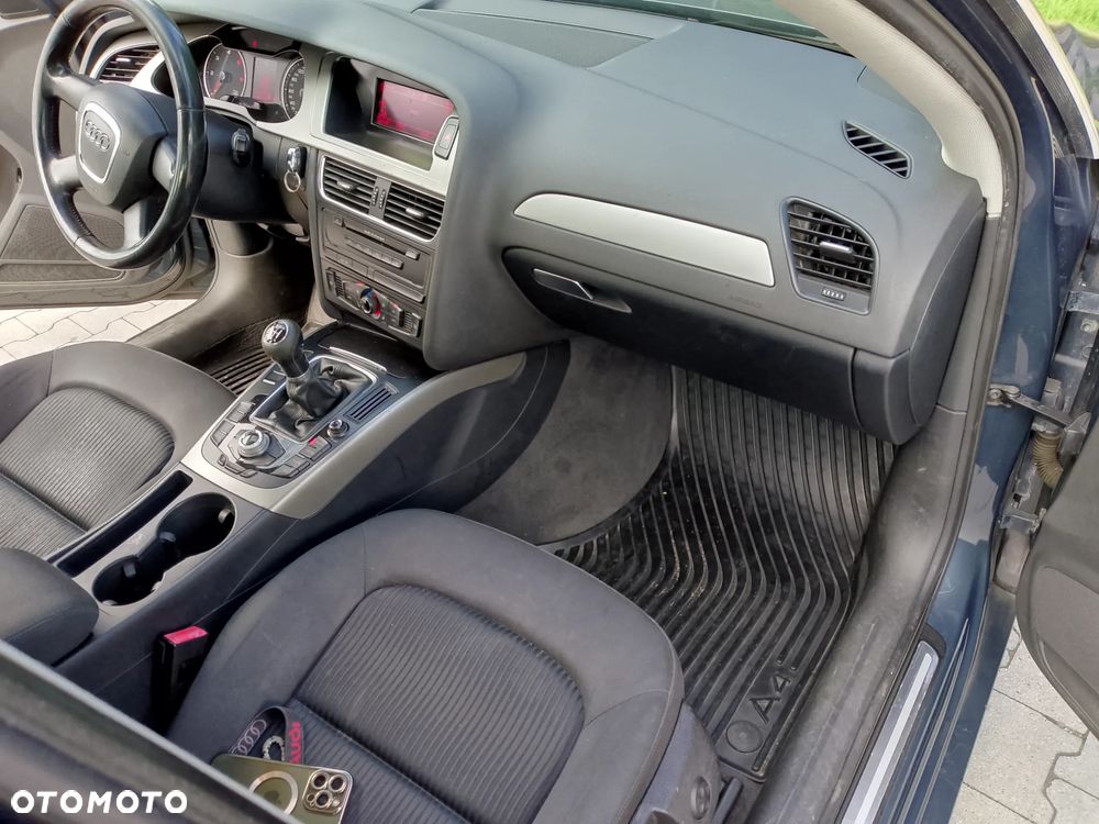 Audi A4 Limousine 2.0 TDI DPF Ambiente - 6