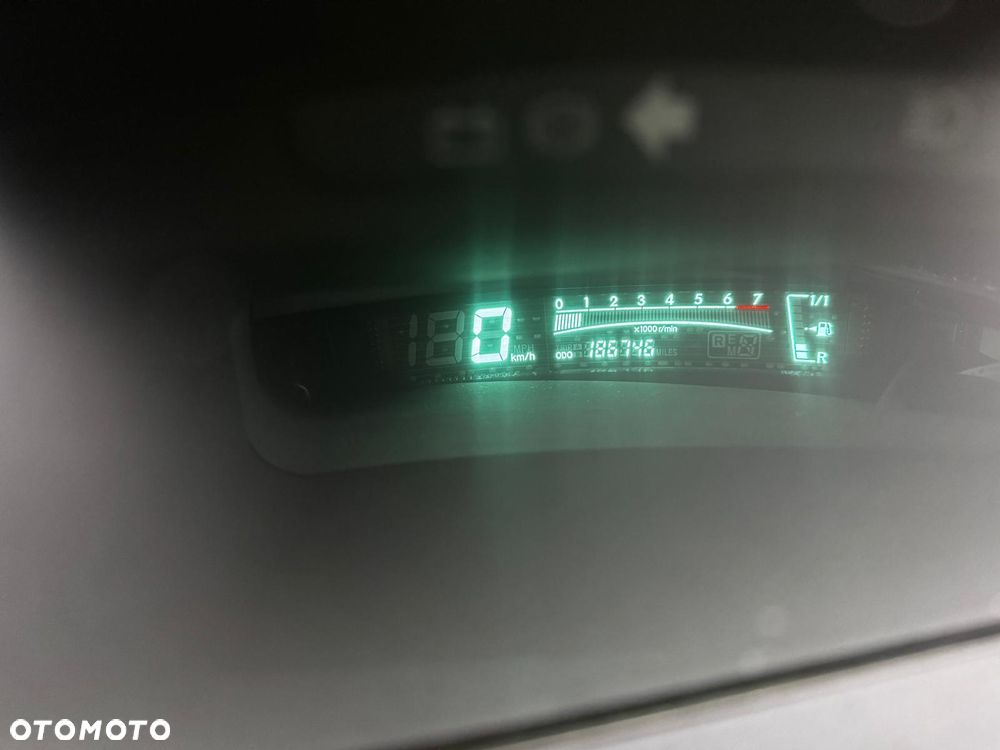 Toyota Yaris - 9