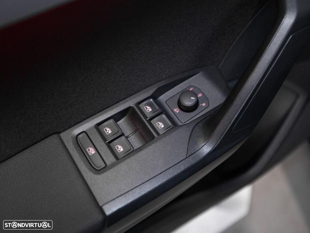 SEAT Ibiza 1.0 TSI S&S DSG FR - 13