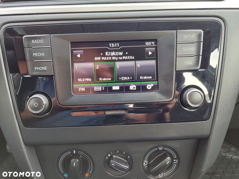 Skoda RAPID 1.2 TSI Ambition - 19