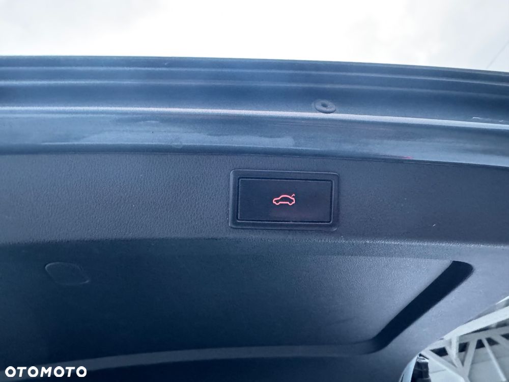 Skoda Octavia Scout 2.0 TDI 4x4 DSG - 17