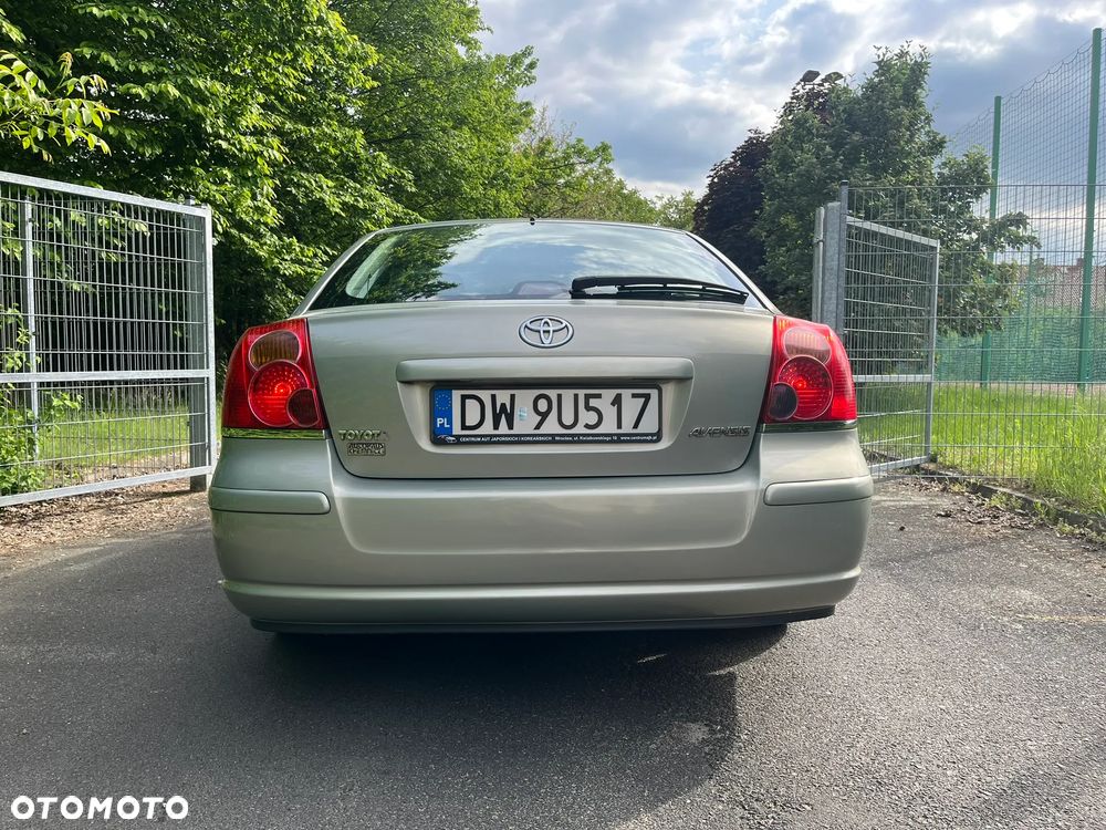 Toyota Avensis 1.8 VVT-i Sol - 16