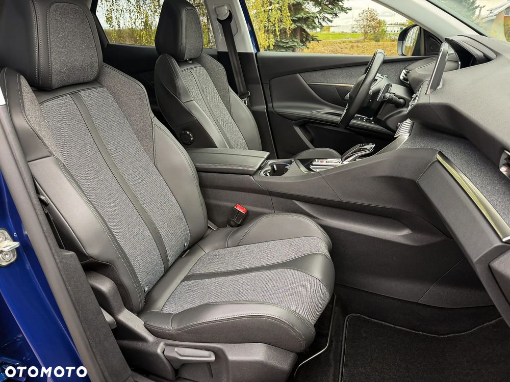 Peugeot 3008 1.6 PureTech HYbrid Allure S&S EAT8 - 34