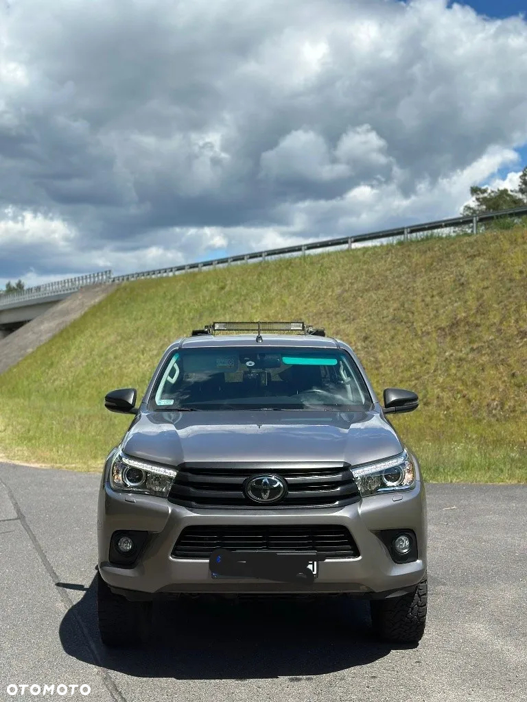 Toyota Hilux - 2