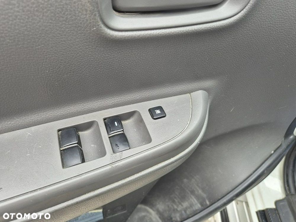 Mitsubishi L200 - 16