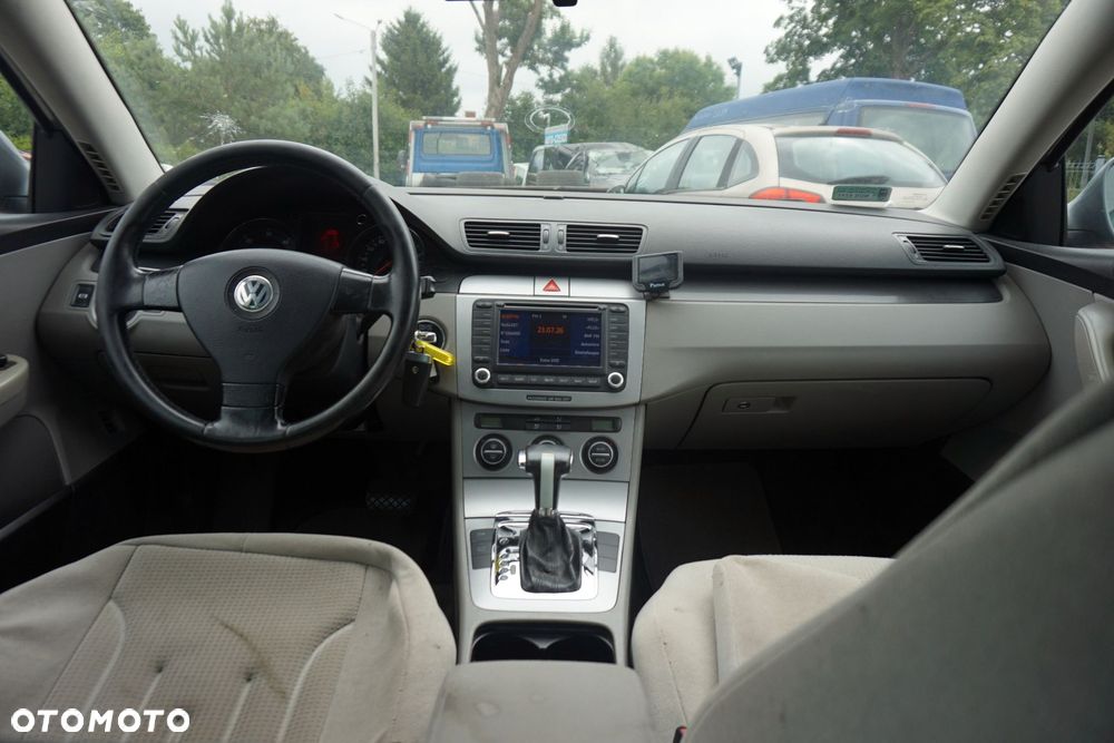 VOLKSWAGEN PASSAT B6 KOMBI 2005 LA7T 2.0 TDI BKP 140KM HQL SZARY na części - 10