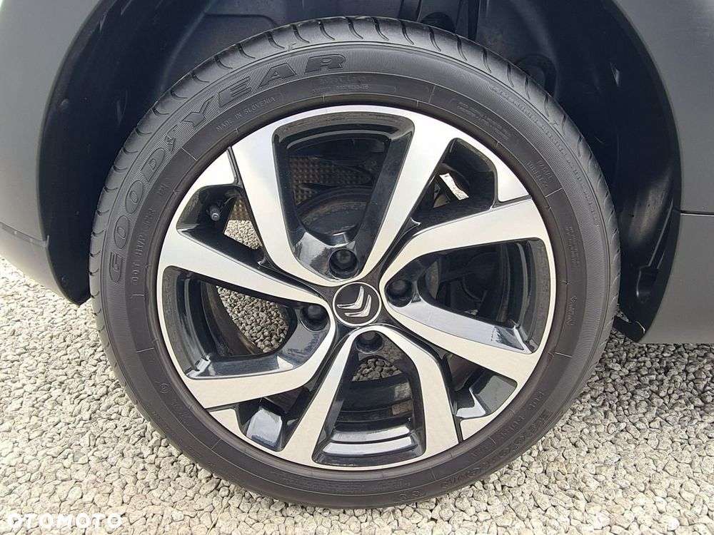 Citroën C3 1.2 PureTech Shine - 33