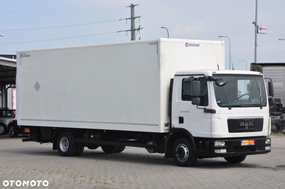 MAN TGL 12.220  USZKODZONY SILNIK