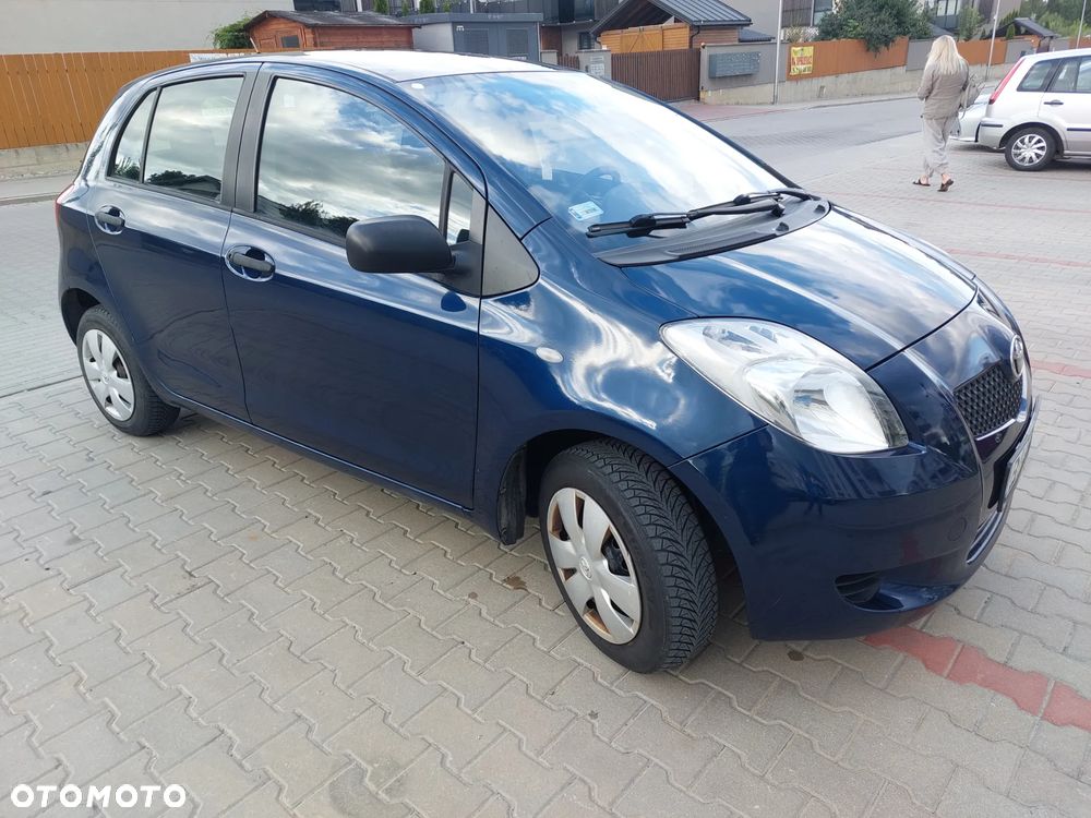 Toyota Yaris 1.0 Luna A/C - 2