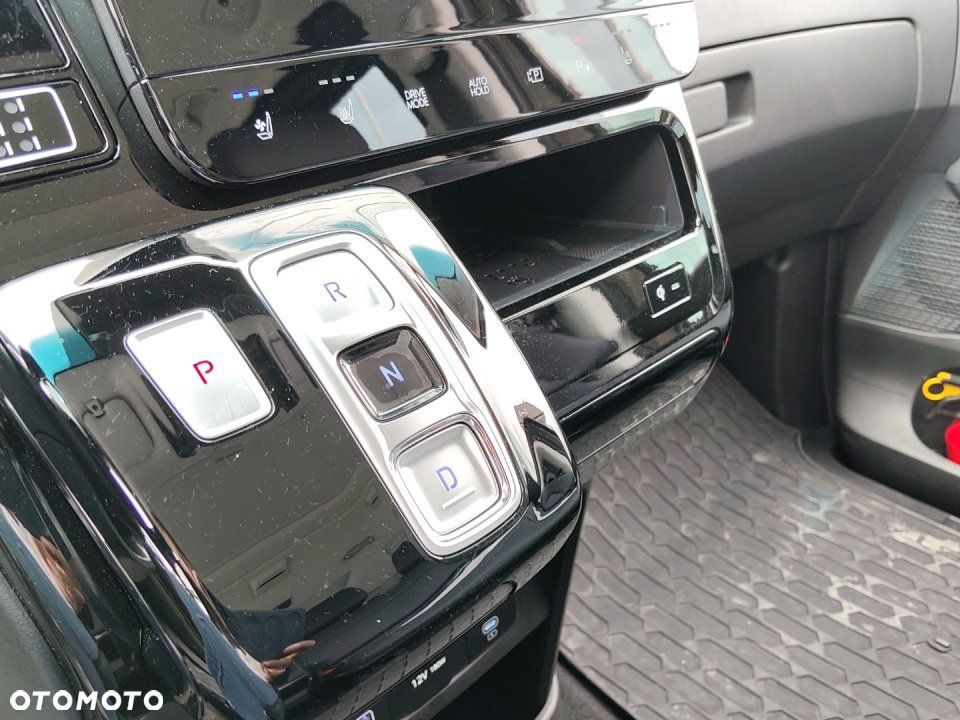 Hyundai Staria - 17
