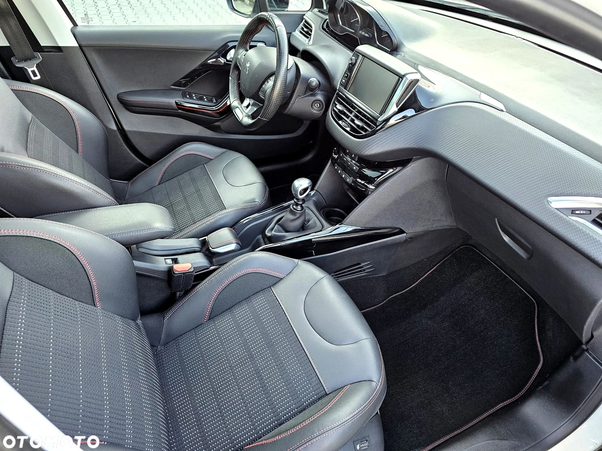 Peugeot 2008 BlueHDi FAP 120 STOP & START GT-Line Edition - 21