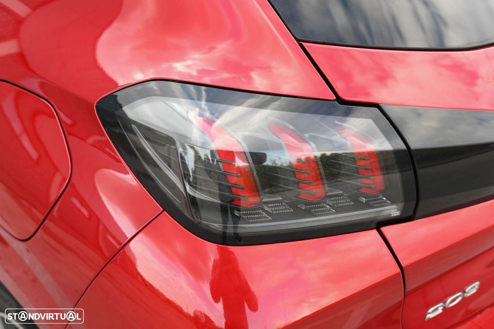 Peugeot 208 1.2 PureTech Allure EAT8 - 32