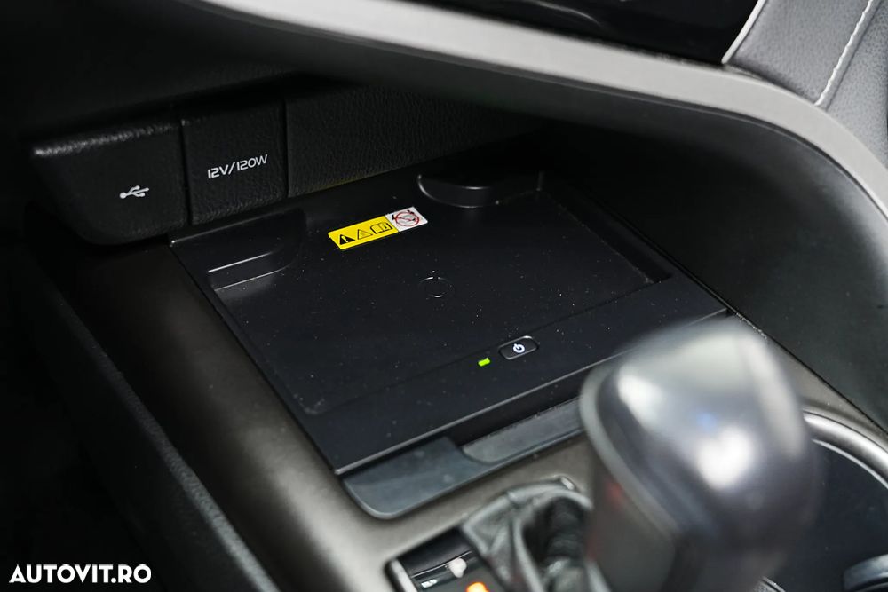 Toyota Camry Luxury - 30