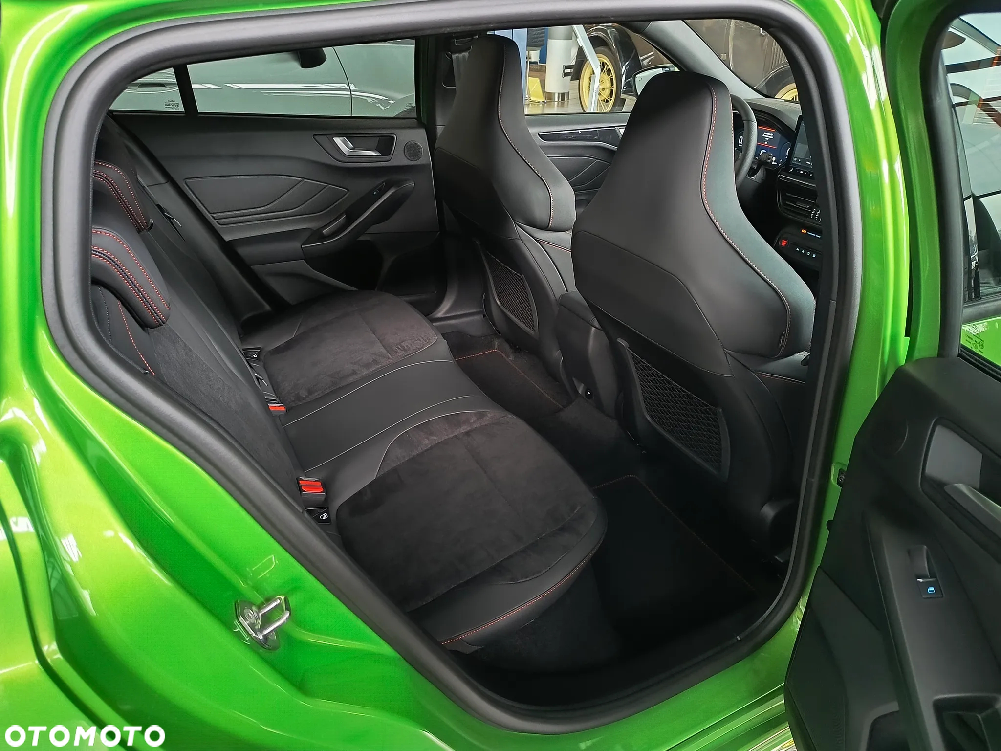 Ford Focus 2.3 EcoBoost ST X - 16