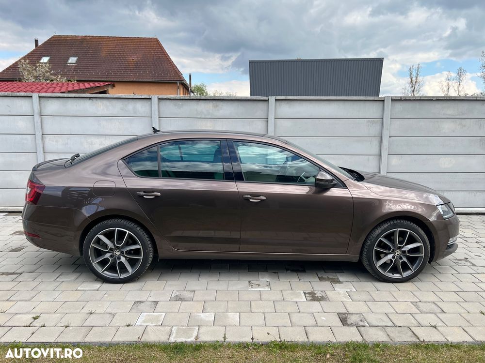 Skoda Octavia 2.0 TDI DSG Style - 6