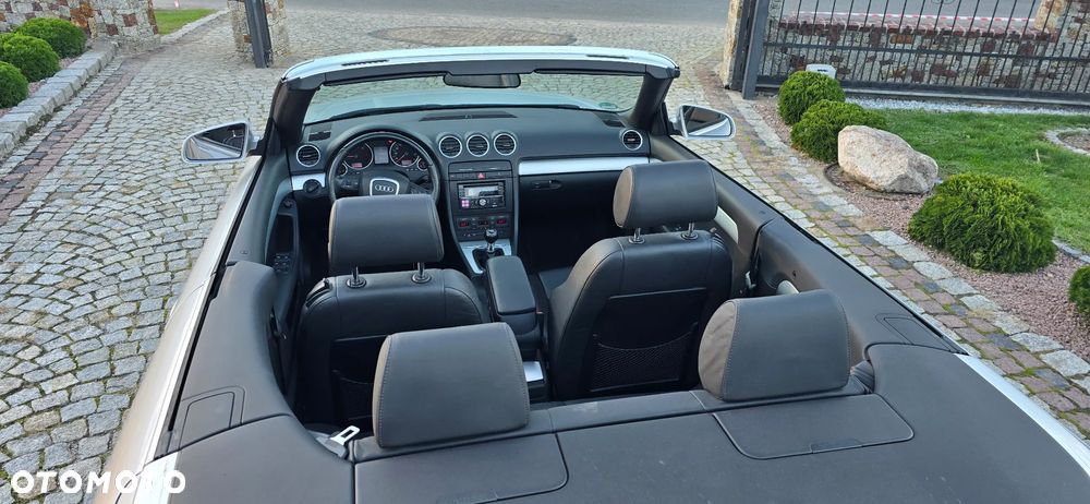 Audi A4 Cabrio 2.0 TDI DPF - 12