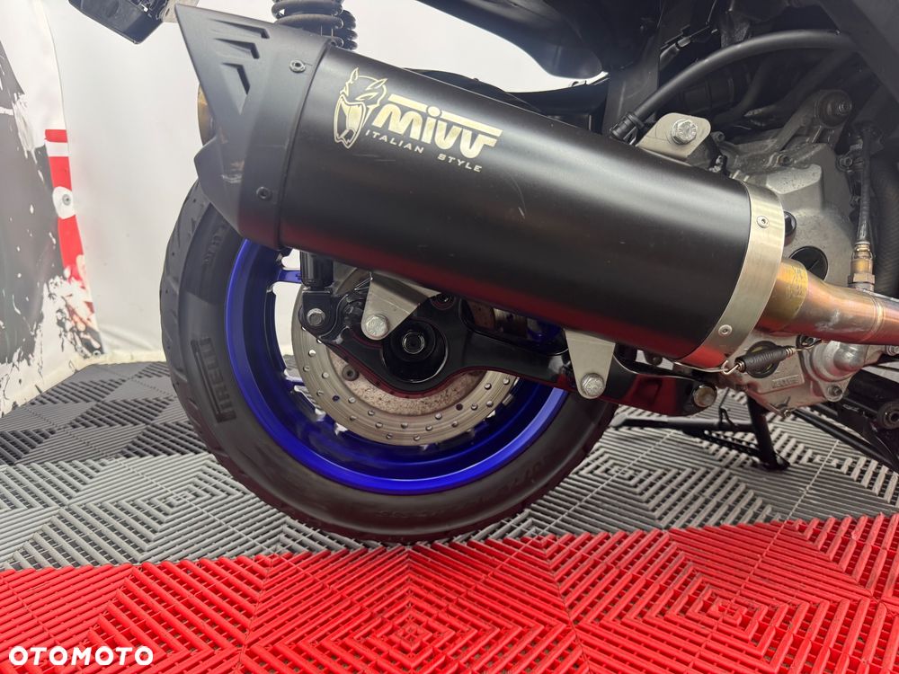 Yamaha X-max - 32