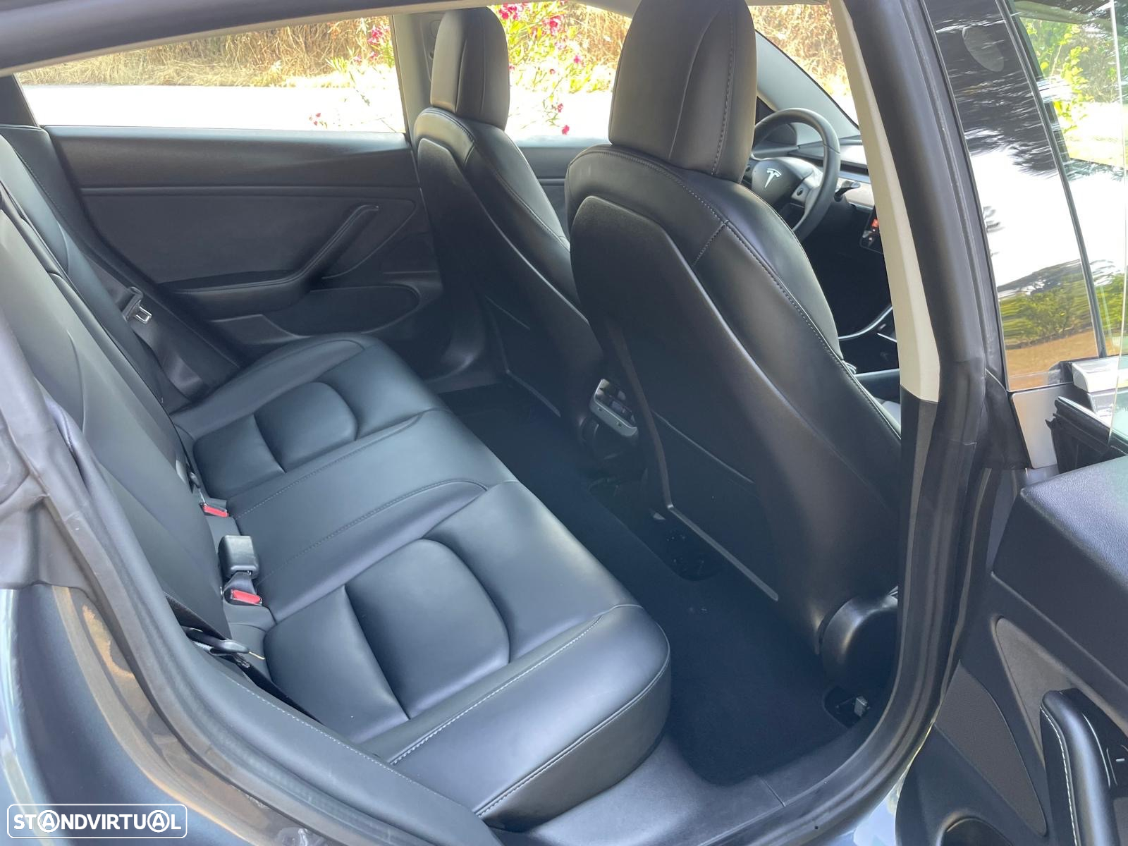 Tesla Model 3 Long-Range Dual Motor AWD - 42